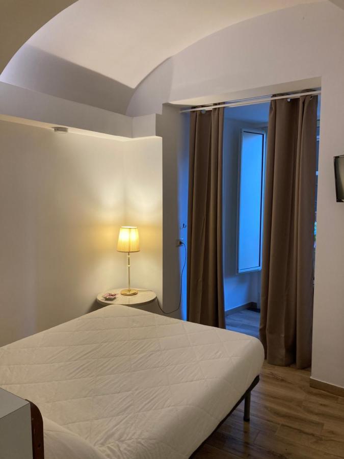 International Garibaldi * Apartment Napoli Bagian luar foto