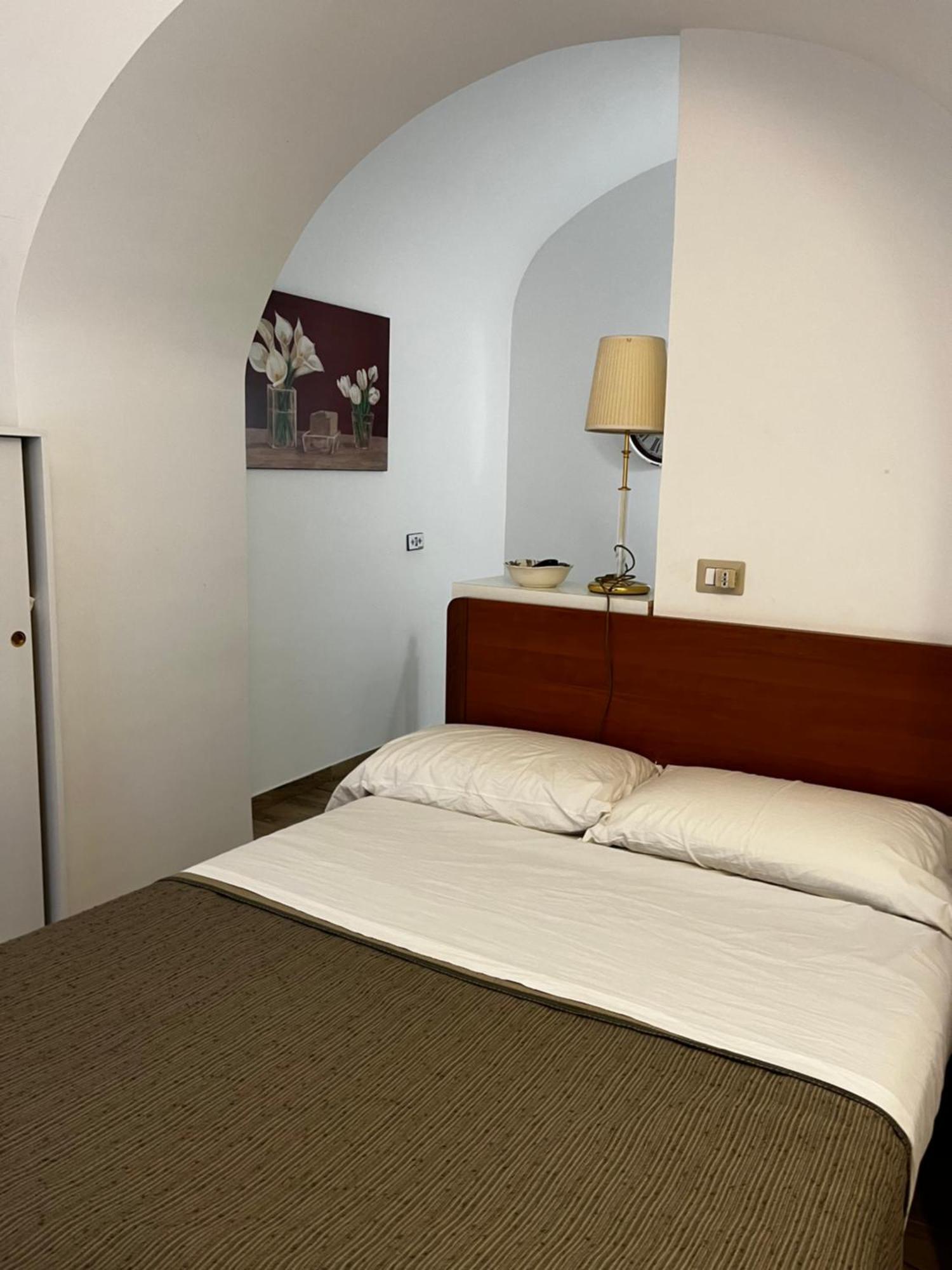 International Garibaldi * Apartment Napoli Bagian luar foto